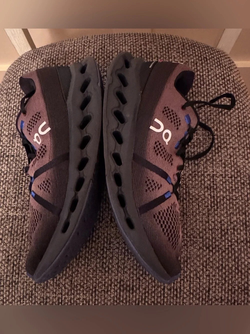 On Men's Cloudsurfer Running Shoes. Size 11. black/cobalt.